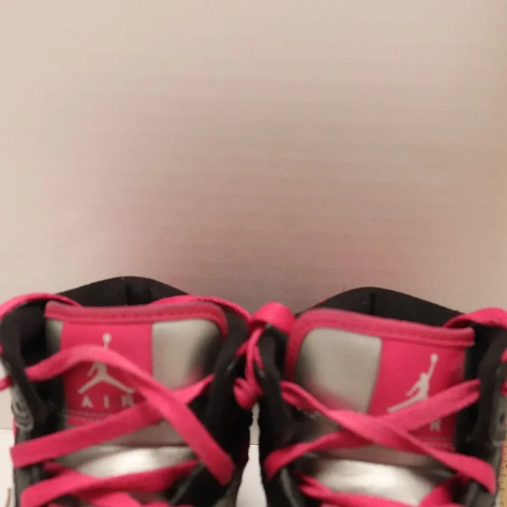 Nike Air Jordan Boys Athletic Shoes Size US 6Y Pre-Owne Good Condition